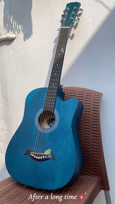 ACOUSTIC WOODEN GUITAR LIKE NEW