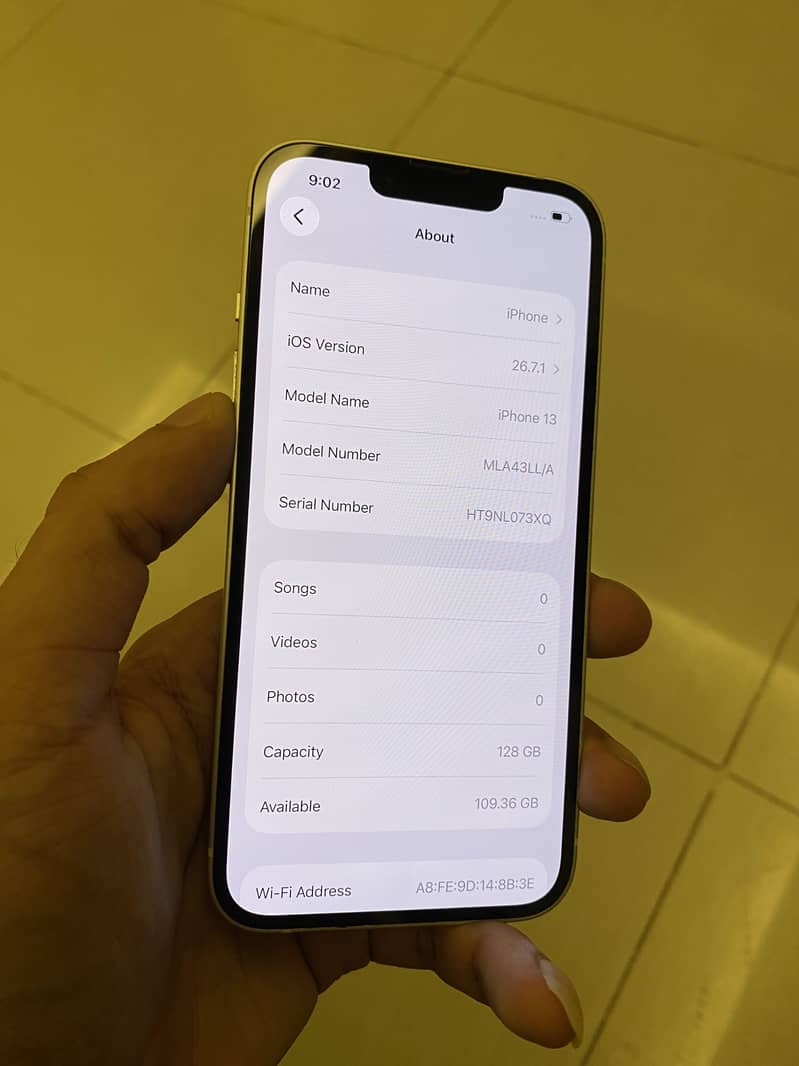 Apple iPhone 13 2