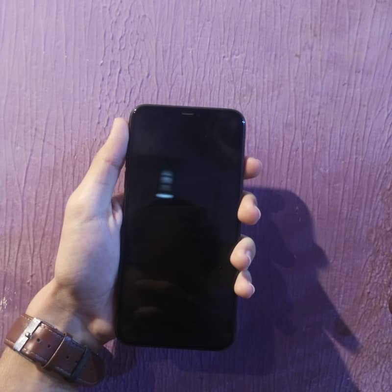 Apple iPhone 11 Pro Max 2
