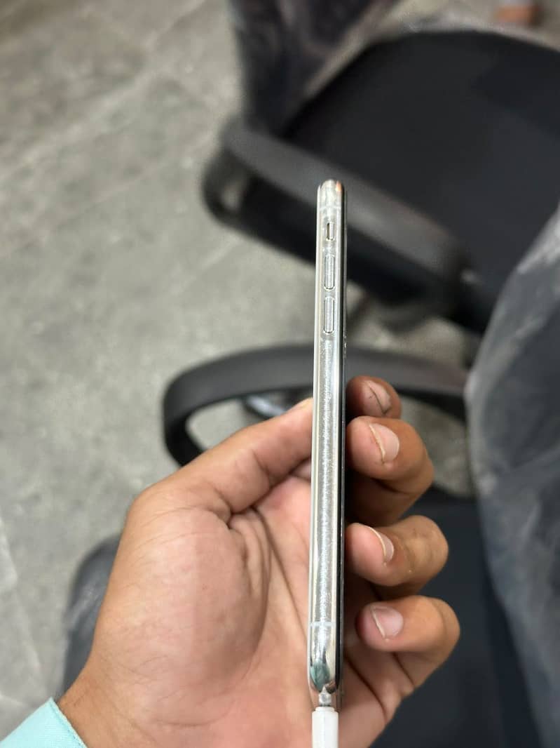 Apple iPhone X 2