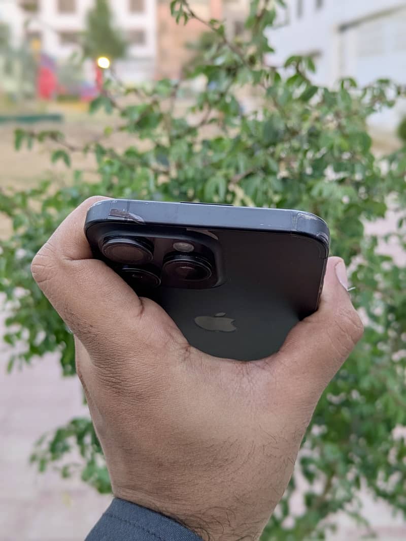 iphone 15 Pro Max 2