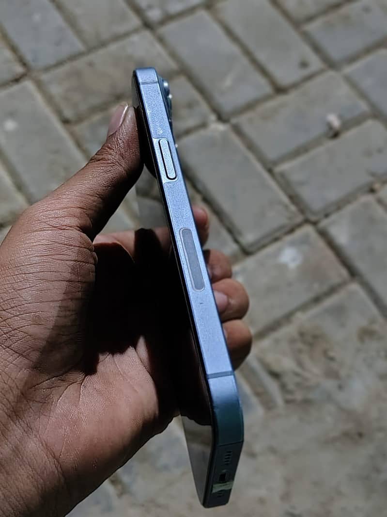 Apple iPhone 14 4