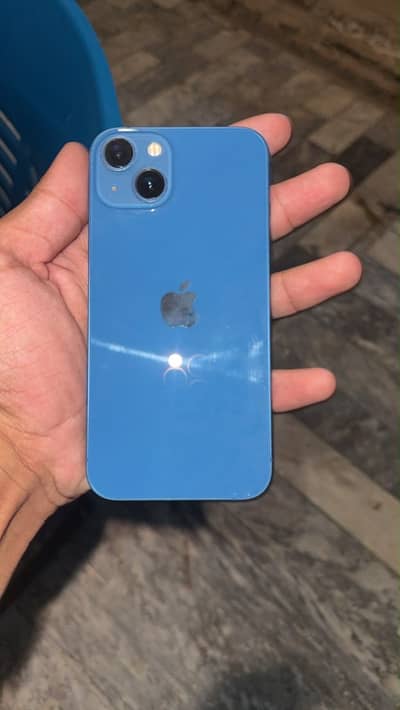 Apple iPhone 13