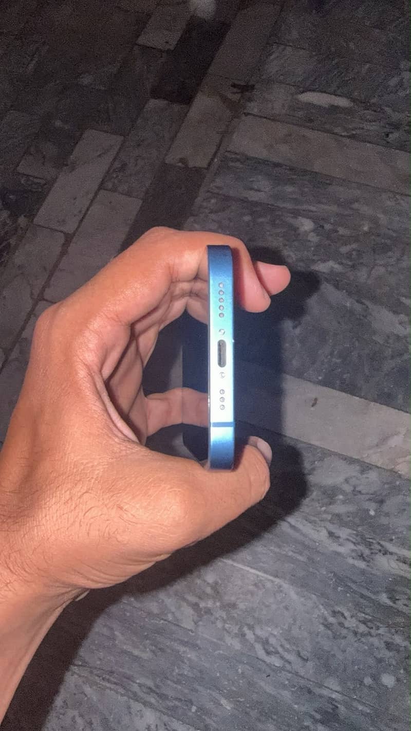 Apple iPhone 13 1