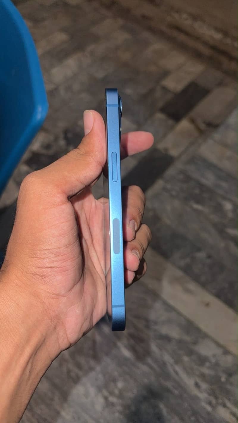 Apple iPhone 13 3