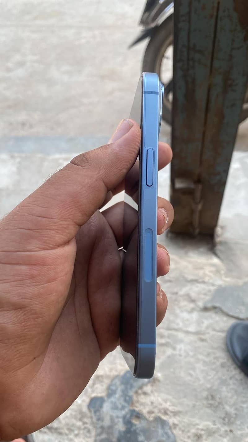 Apple iPhone 14 2