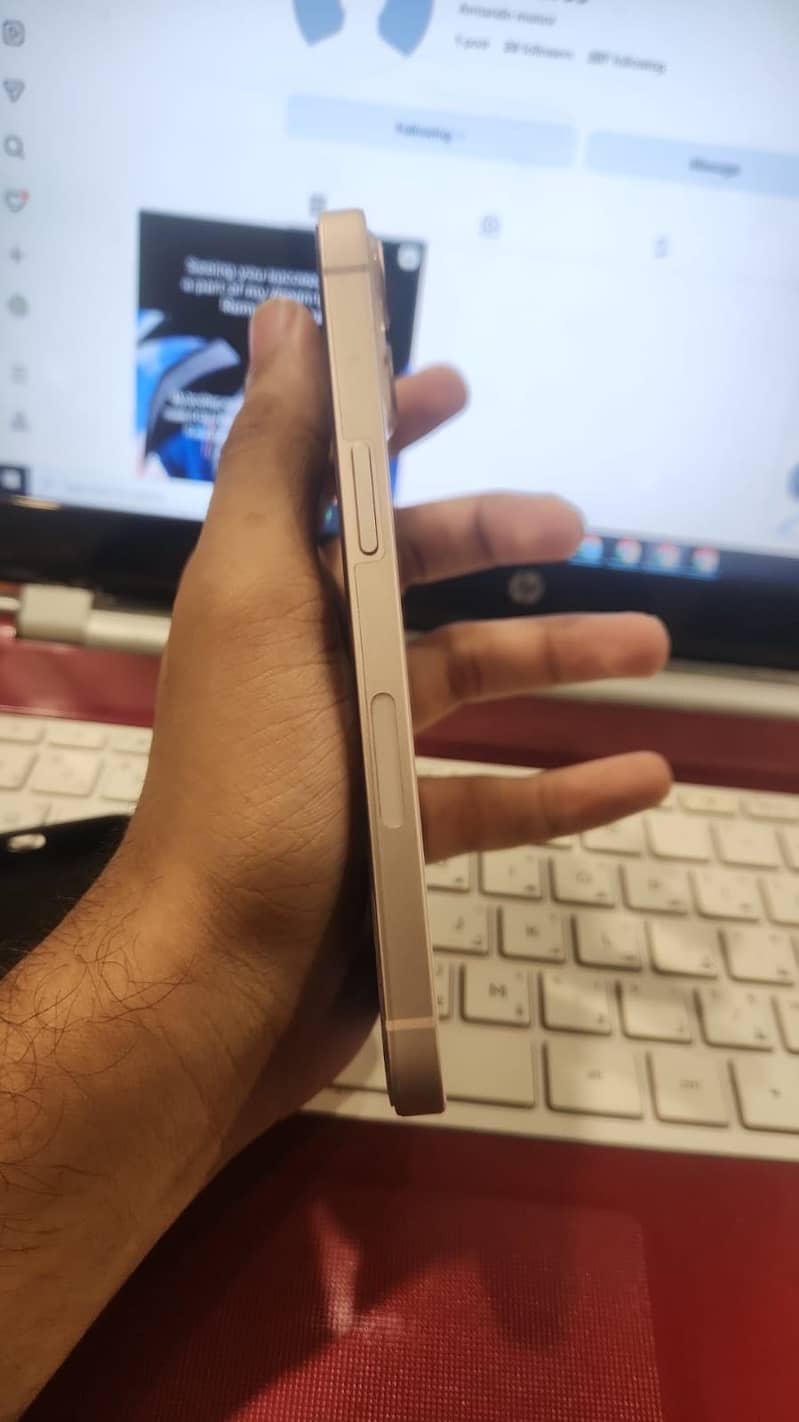 Apple iPhone 13 1