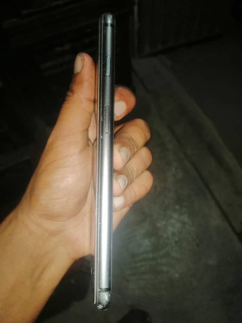 Apple iPhone 8 Plus 5