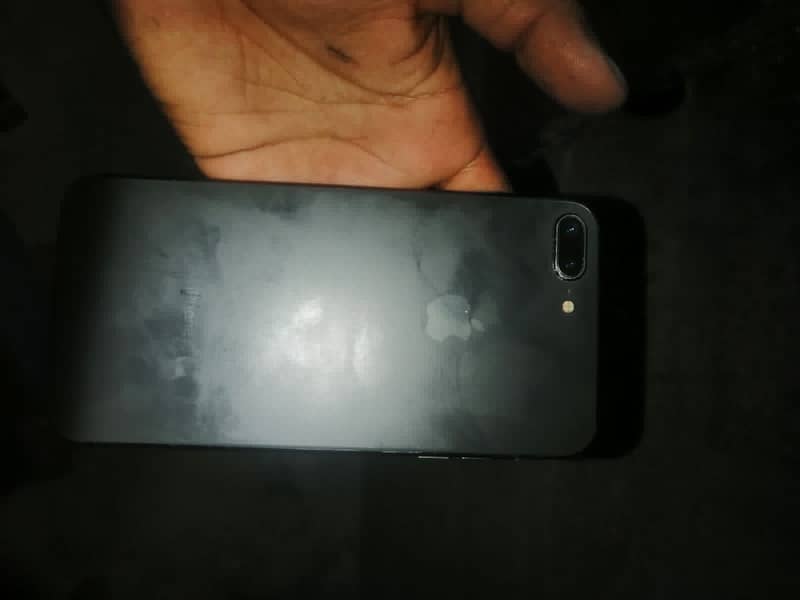 Apple iPhone 8 Plus 6