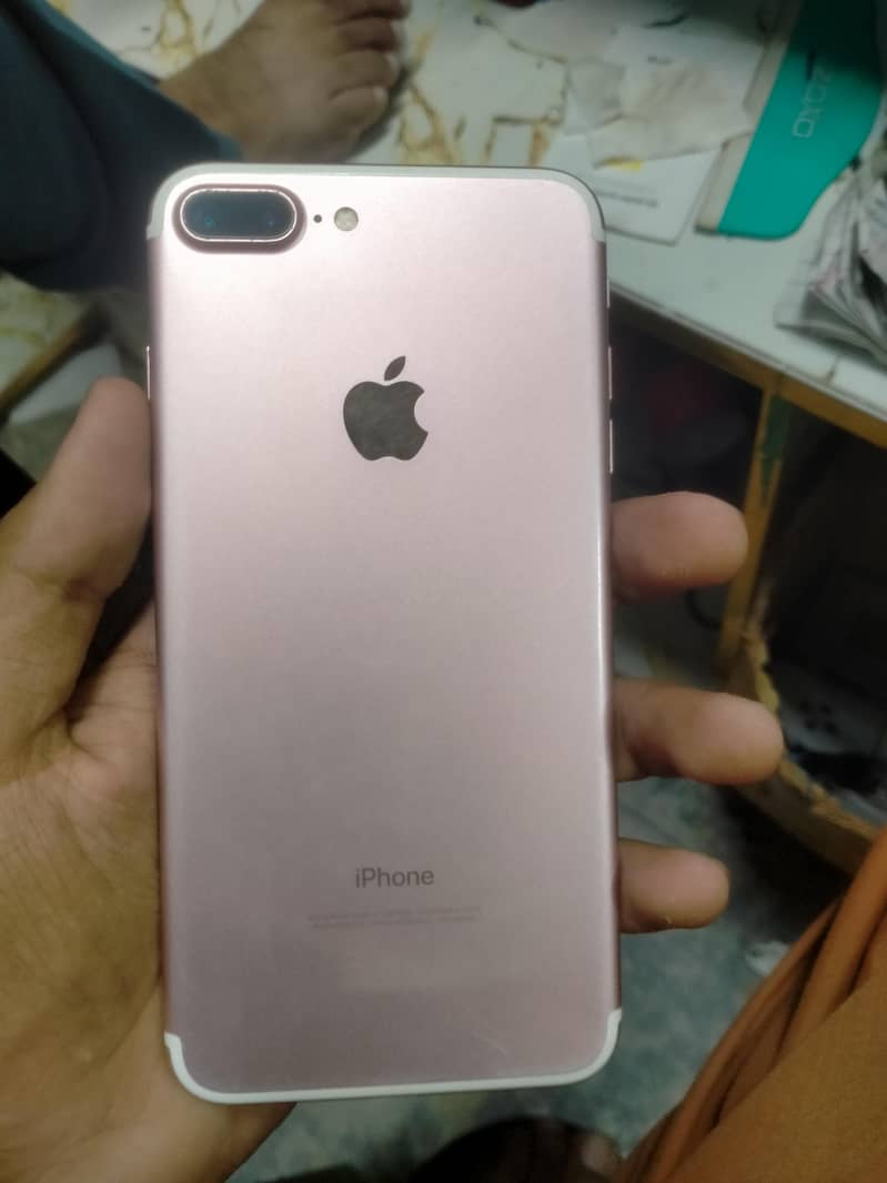 Apple iPhone 7 Plus 0