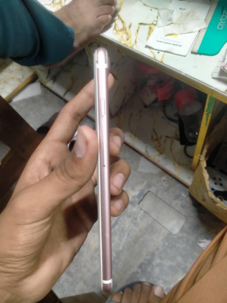 Apple iPhone 7 Plus 1
