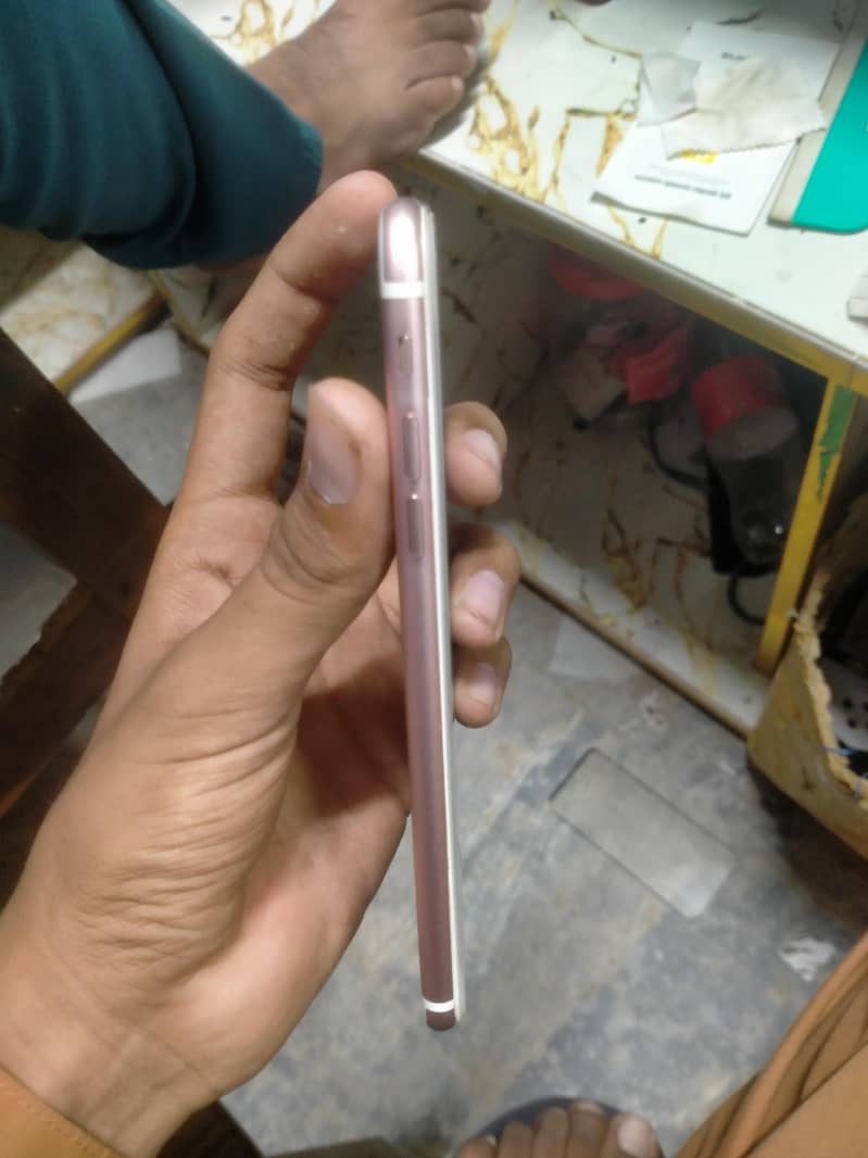 Apple iPhone 7 Plus 3