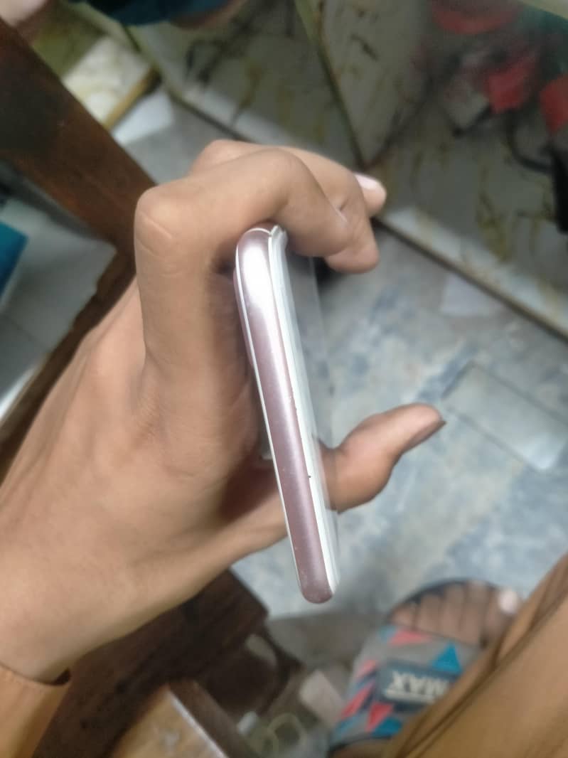 Apple iPhone 7 Plus 5