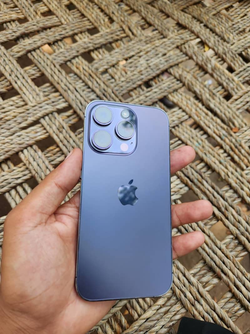 Apple iPhone 14 Pro 0