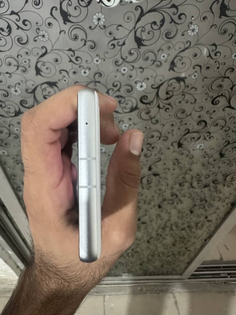 Google Pixel 7a 1