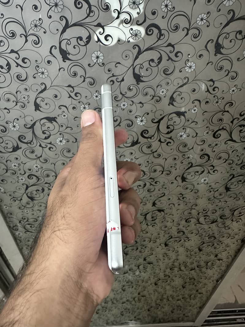 Google Pixel 7a 2