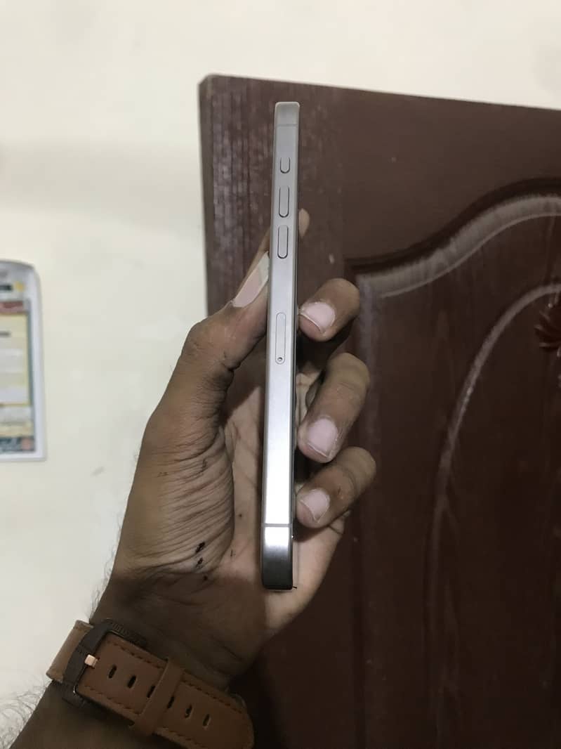 Apple iPhone 15 Pro Max 5