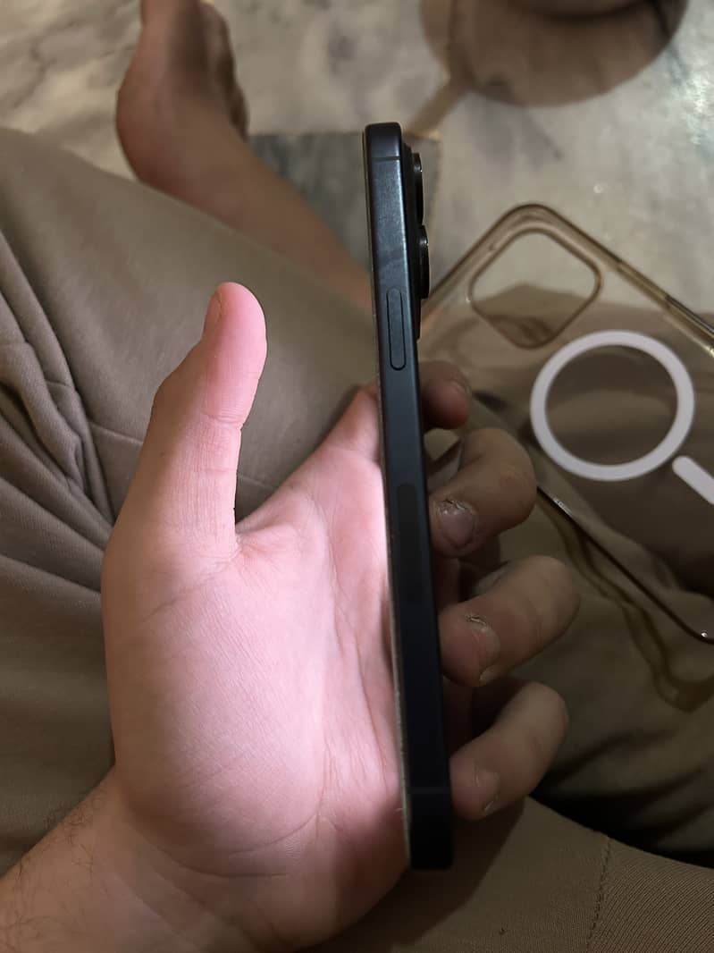 Apple iPhone 15 Pro Max 1