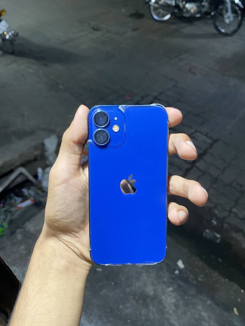 Apple iPhone 12 mini 0