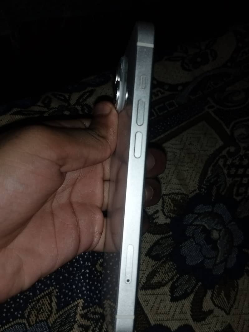 Apple iPhone 14 2
