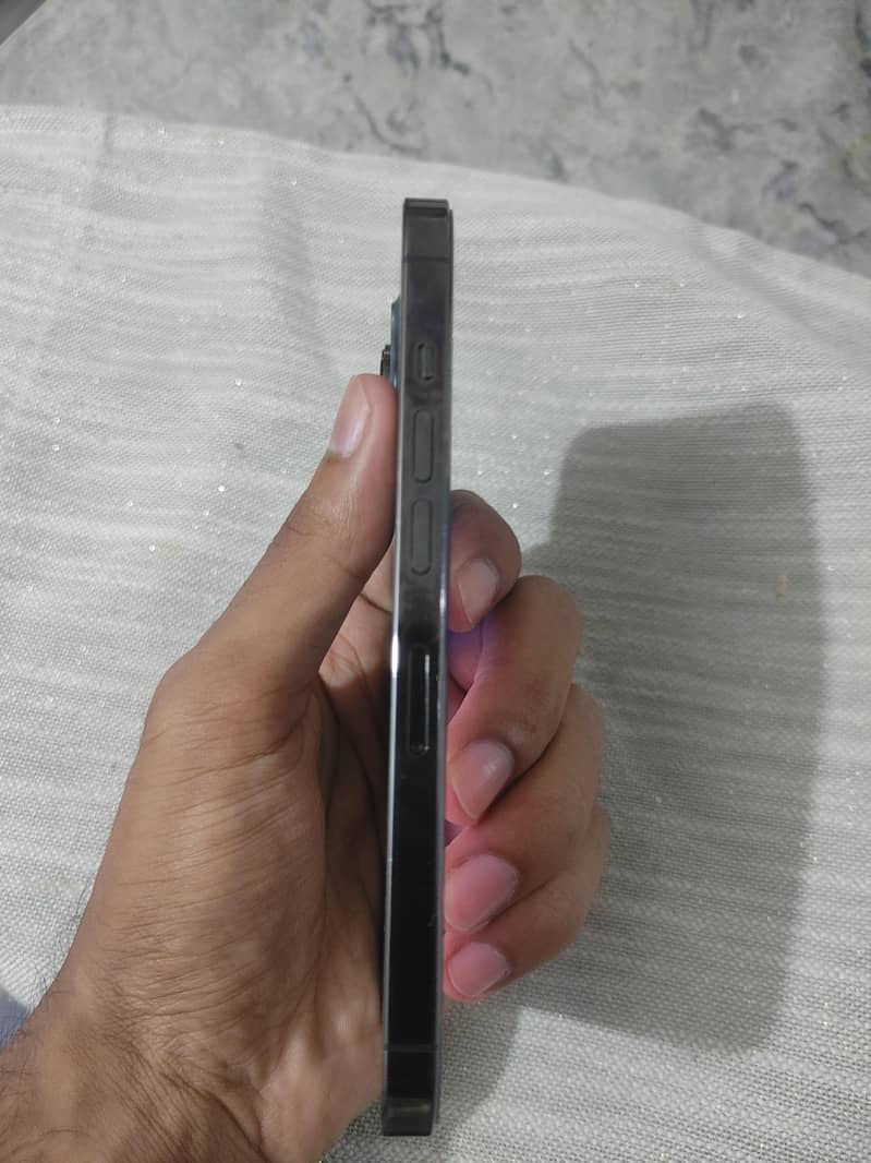 Apple iPhone 13 Pro 1