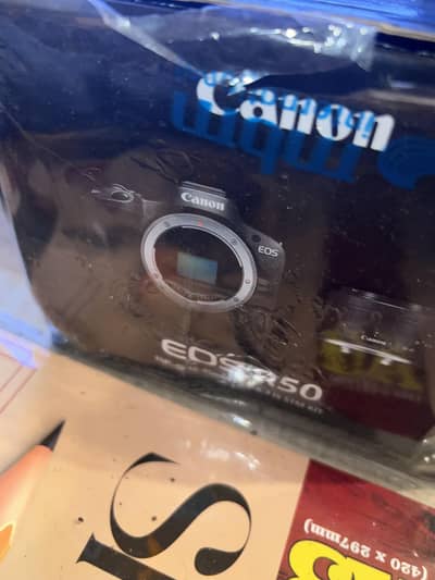 Canon EOS R50 mirror less
