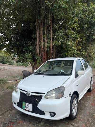 Toyota Platz 2004