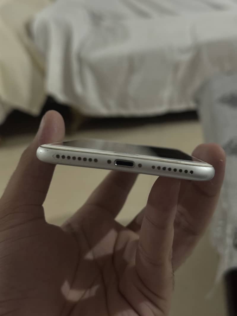 Apple iPhone 7 Plus 1