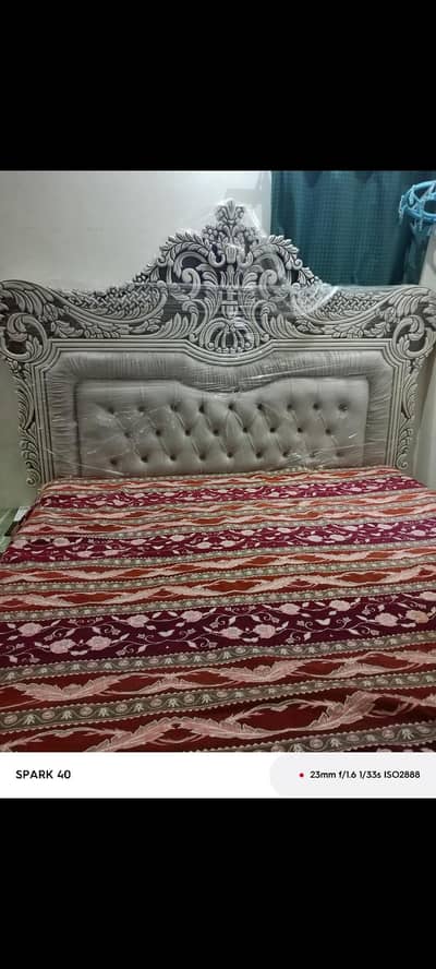 full max size bed  only 6 month used 10/10condition