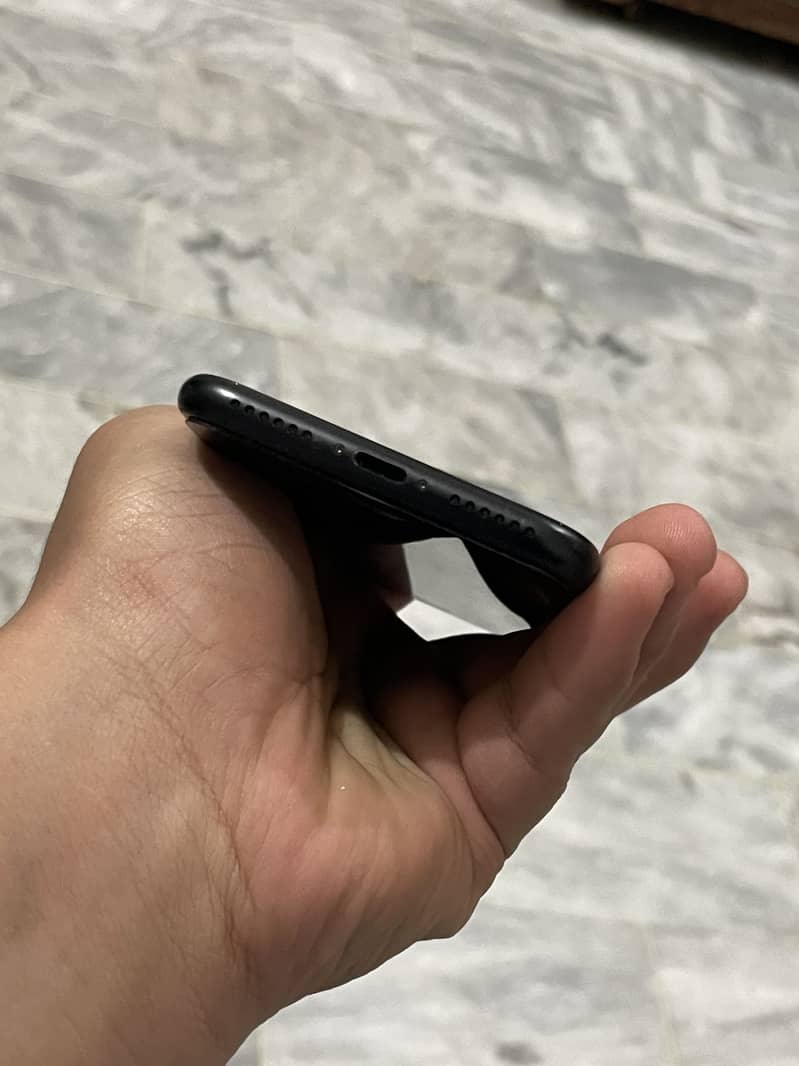 Apple iPhone SE 6