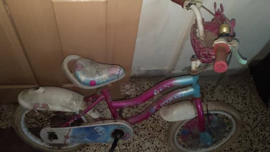 girls cycle