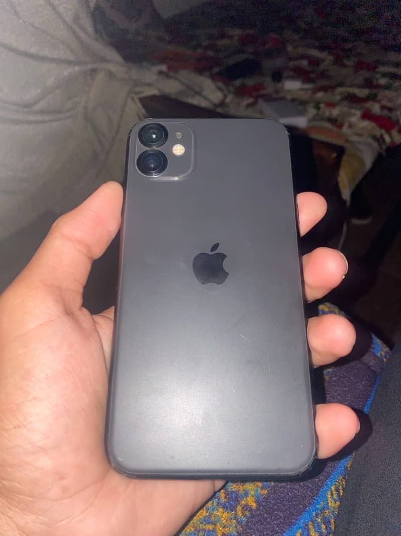 Apple iPhone 11 4