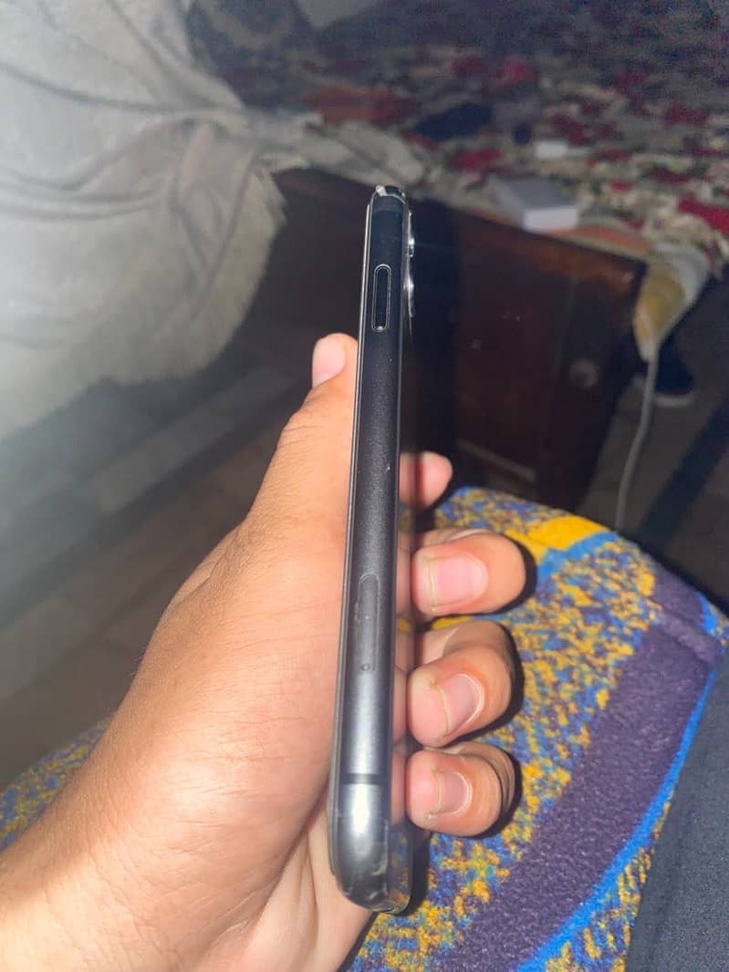 Apple iPhone 11 8