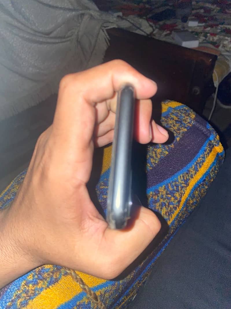 Apple iPhone 11 13