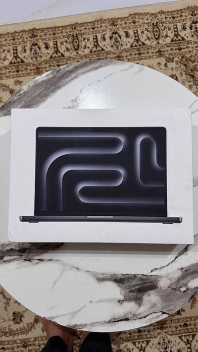 Apple MacBook pro M5 1TB