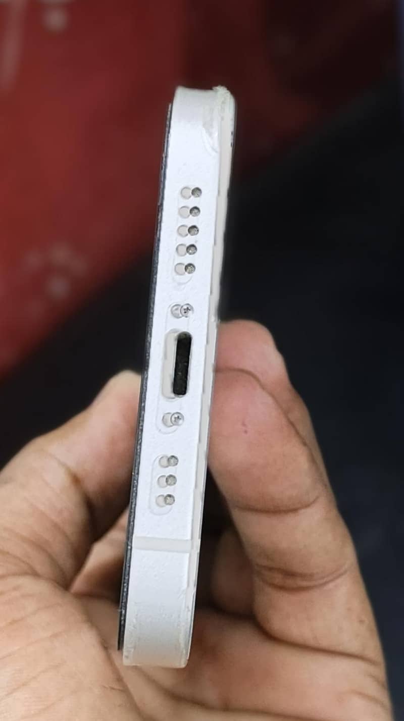 Apple iPhone 14 4