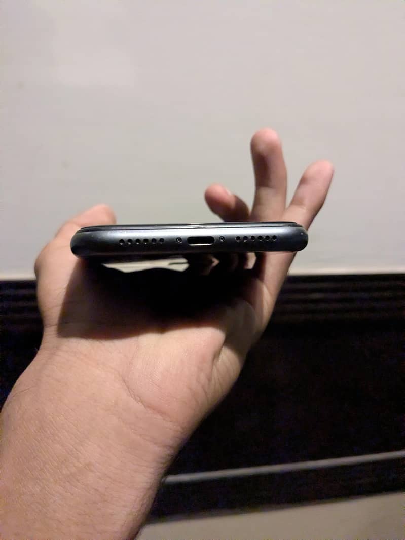 Apple iPhone 11 3