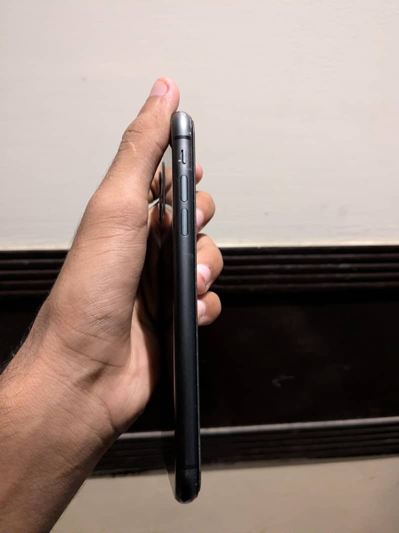 Apple iPhone 11 6