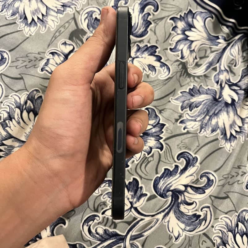 Apple iPhone 13 3