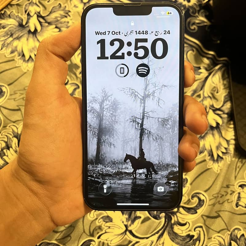 Apple iPhone 13 5
