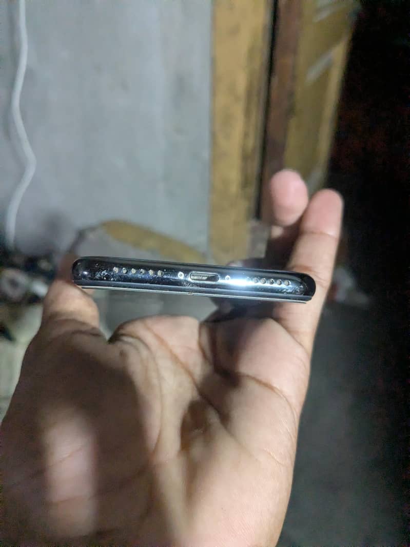 Apple iPhone X 5