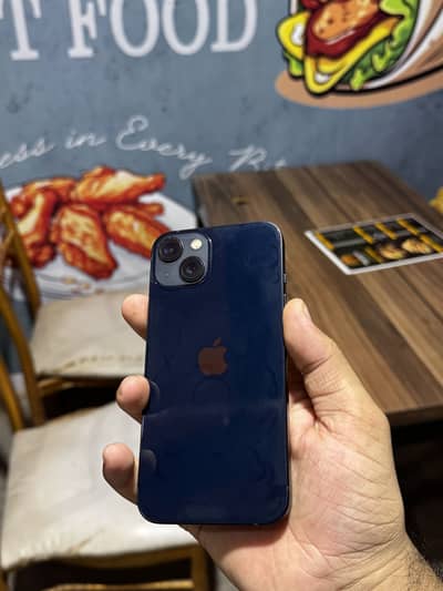 Apple iPhone 13