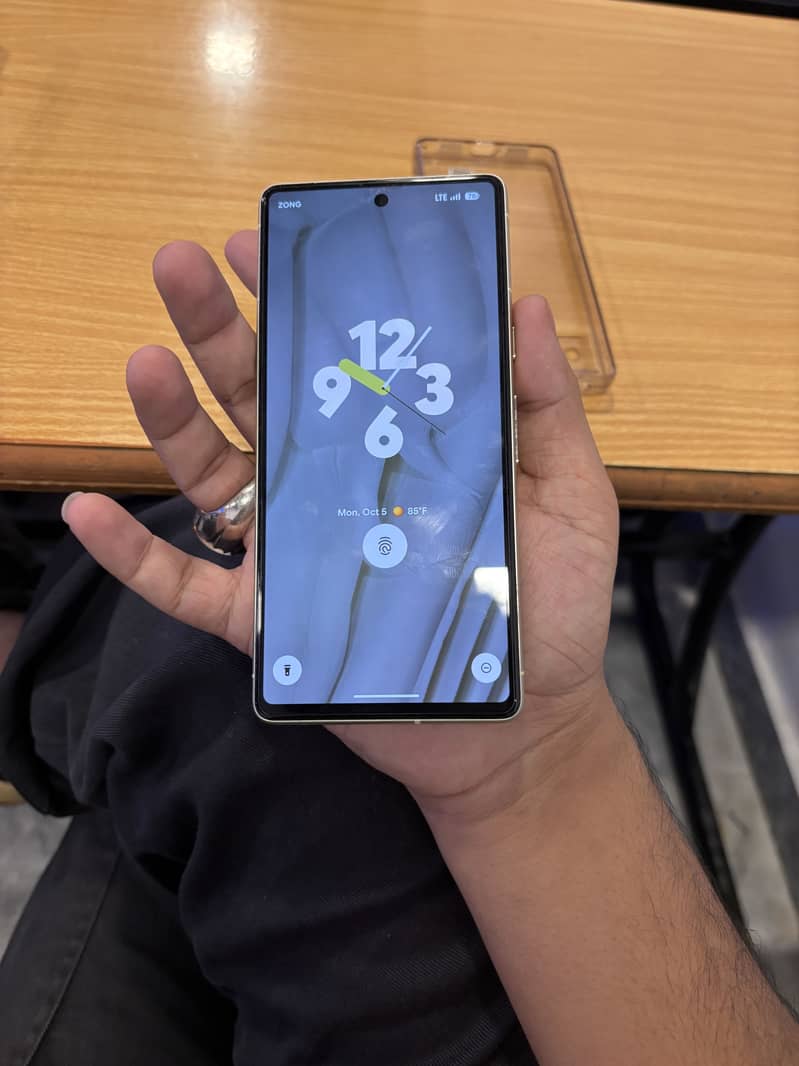 Google Pixel 7 5