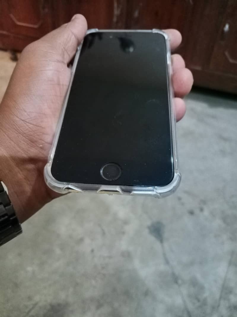 Apple iPhone 6S 1