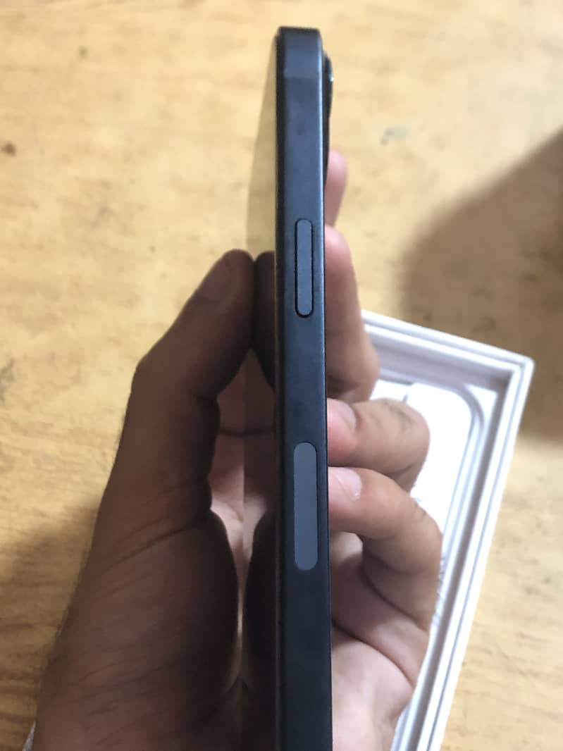 Apple iPhone 13 2