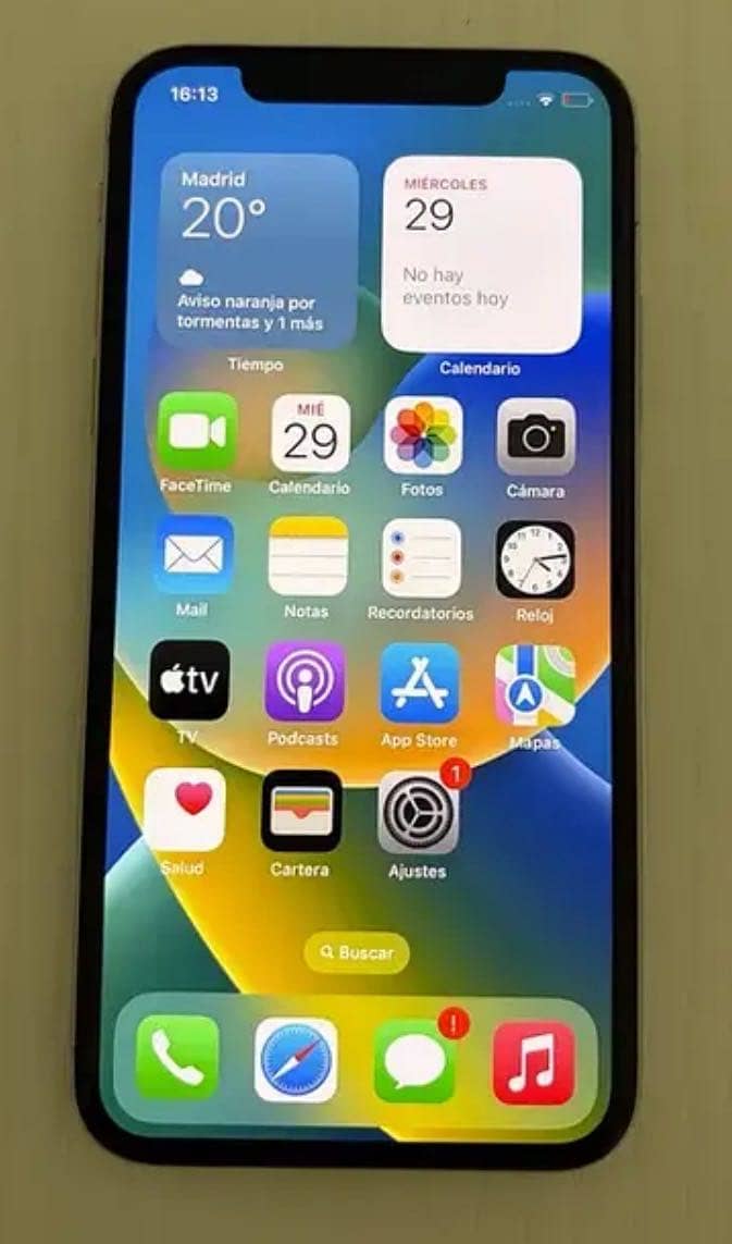 Apple iPhone X 4