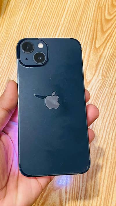 Apple iPhone 13