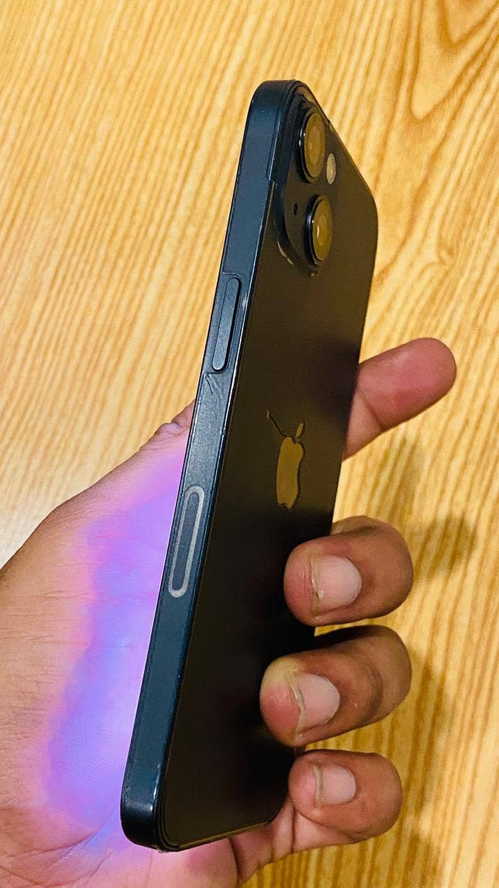 Apple iPhone 13 3