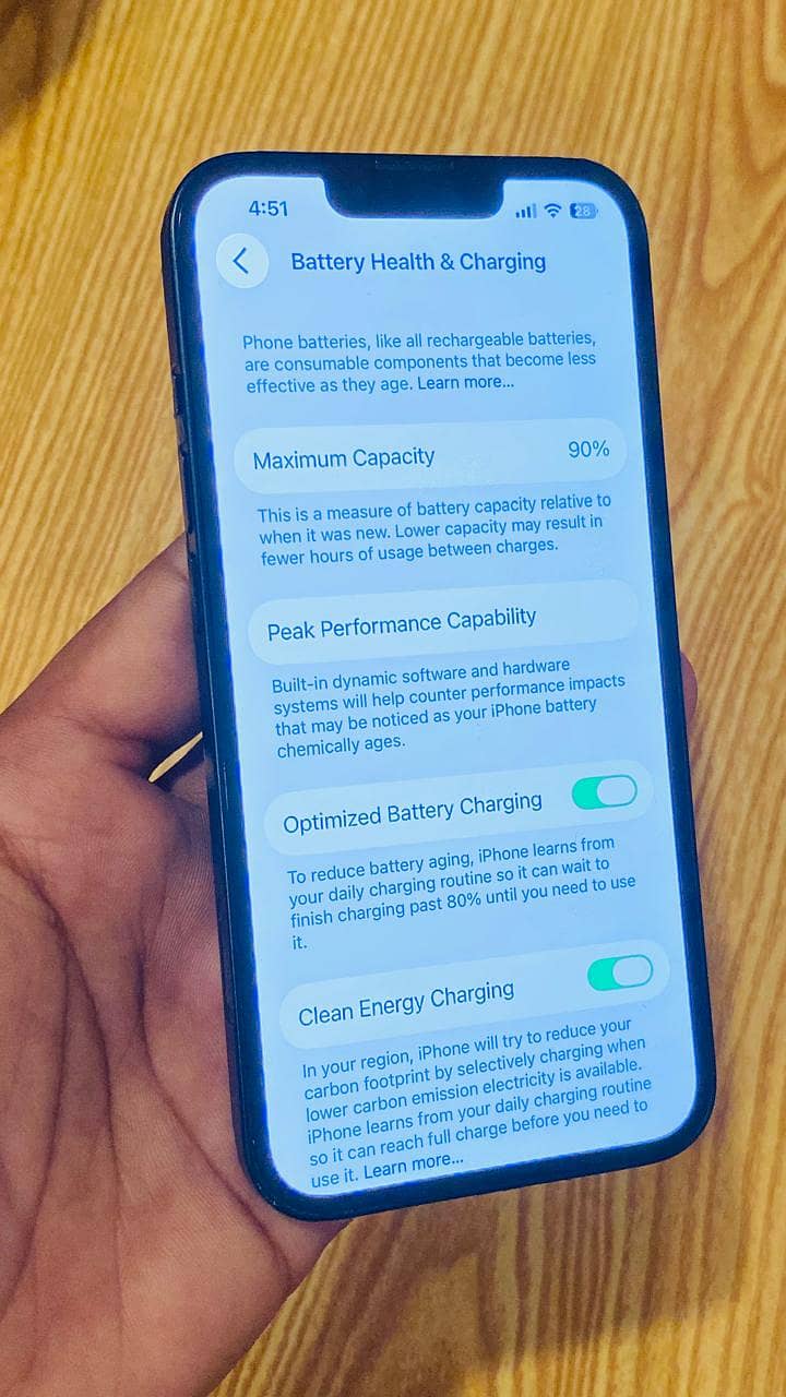Apple iPhone 13 4