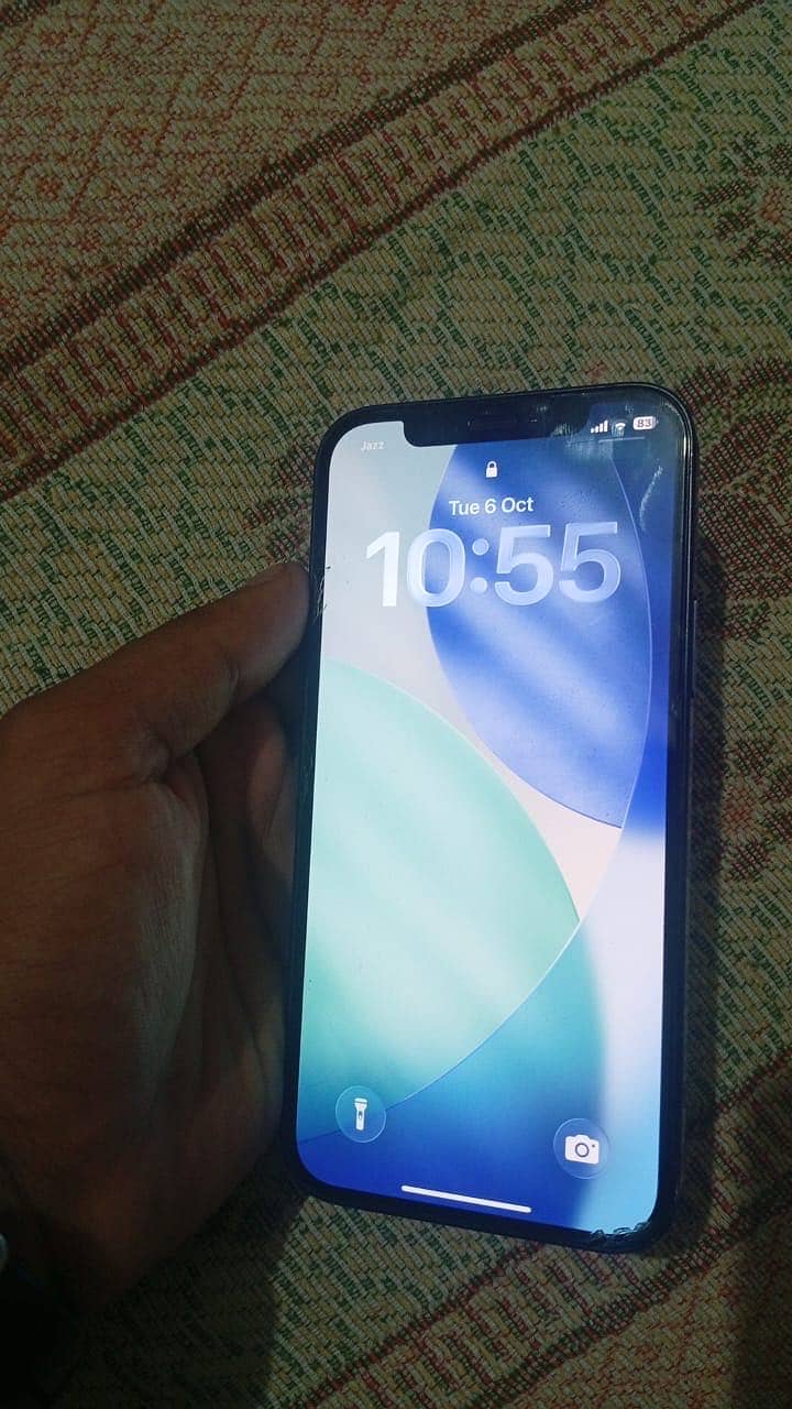 Apple iPhone 12 4